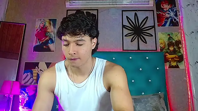 Snapshot of LiamAndrewzz chatting on June 27, 3:33 am LiamAndrewzz online show from June 27, 3:33 am
