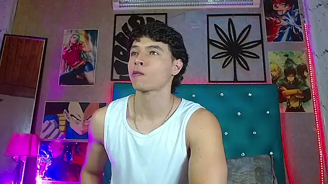 Snapshot of LiamAndrewzz chatting on July 1, 4:47 am LiamAndrewzz online show from July 1, 4:47 am