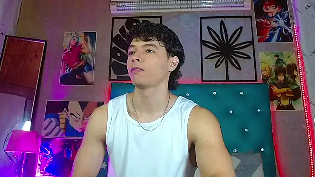 Snapshot of LiamAndrewzz chatting on July 5, 12:28 am LiamAndrewzz online show from July 5, 12:28 am