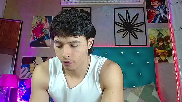 Snapshot of LiamAndrewzz chatting on July 8, 5:34 am LiamAndrewzz online show from July 8, 5:34 am