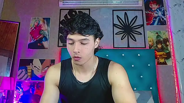 Snapshot of LiamAndrewzz chatting on July 21, 3:53 am LiamAndrewzz online show from July 21, 3:53 am