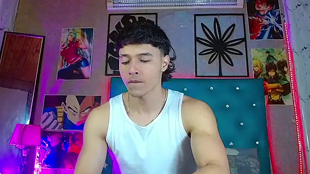 Snapshot of LiamAndrewzz chatting on July 27, 5:25 am LiamAndrewzz online show from July 27, 5:25 am