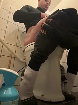 Snapshot of pesyelisa chatting on February 25, 3:05 pm pesyelisa online show from February 25, 3:05 pm