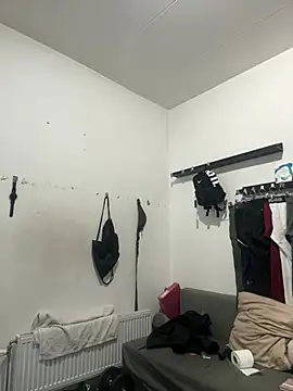 Snapshot of pesyelisa chatting on March 4, 11:40 am pesyelisa online show from March 4, 11:40 am