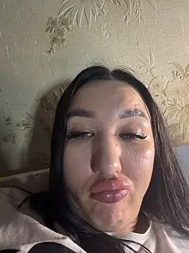 Snapshot of Naughtbaby_2025 chatting on June 25, 5:12 am Naughtbaby 2025 online show from June 25, 5:12 am