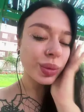 AlishaPrettyBlade online show from July 6, 2:30 am