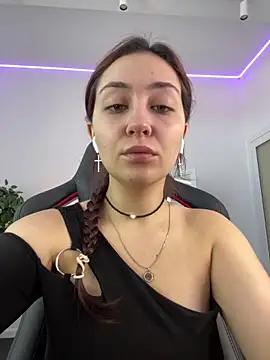 AshleySkott  online show from October 3, 8:33 am