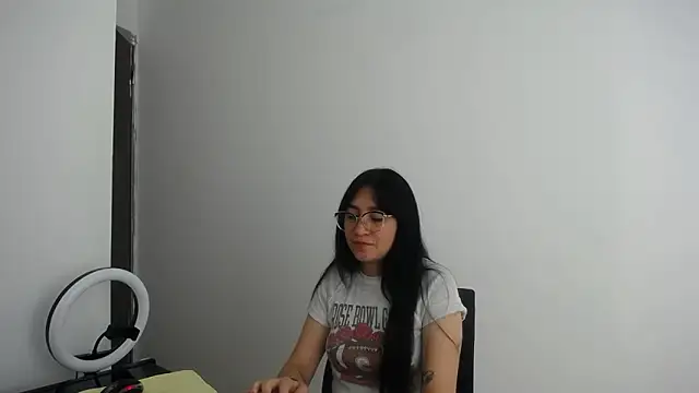 Arielle lov online show from February 11, 11:37 am