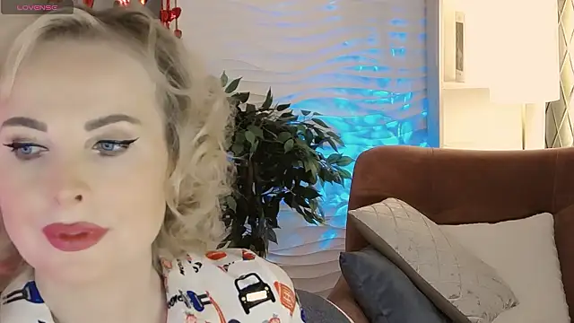 Sandra Kind online show from February 12, 5:35 am