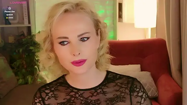 Snapshot of Sandra_Kind chatting on May 17, 5:27 am Sandra Kind online show from May 17, 5:27 am