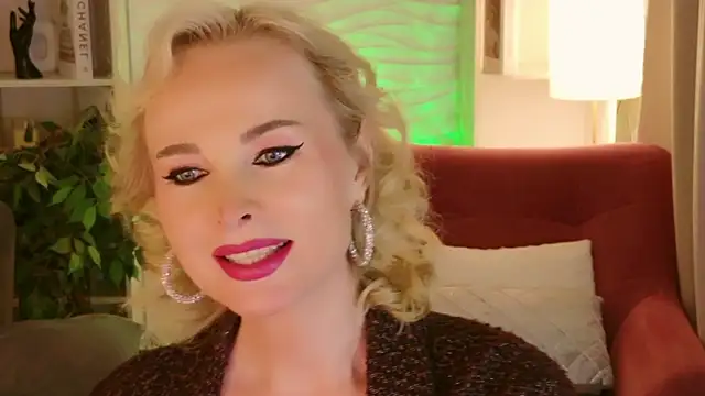 Snapshot of Sandra_Kind chatting on May 21, 6:53 am Sandra Kind online show from May 21, 6:53 am