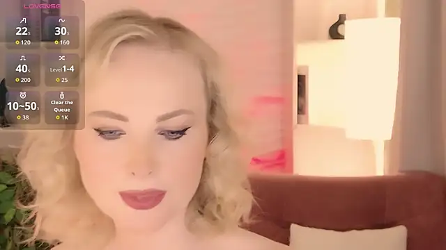 Snapshot of Sandra_Kind chatting on August 1, 5:29 am Sandra Kind online show from August 1, 5:29 am