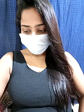 COZY ROZI online show from March 11, 3:56 pm