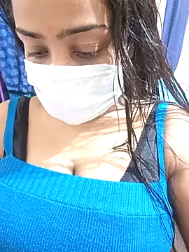 COZY ROZI online show from September 9, 4:39 pm