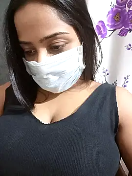 COZY ROZI online show from November 6, 6:20 pm