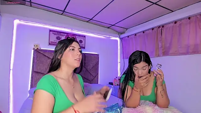 Cristal Smith20 online show from December 2, 10:05 pm