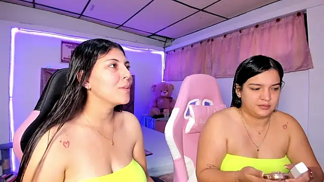 Snapshot of Cristal_Smith20 chatting on June 4, 12:00 pm Cristal Smith20 online show from June 4, 12:00 pm
