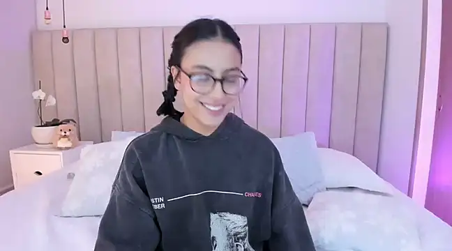 miss martiina online show from March 14, 2:10 am