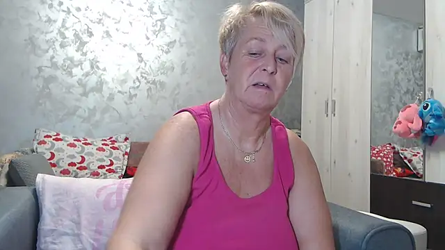 Snapshot of RosesandLillies chatting on November 11, 5:46 pm RosesandLillies online show from November 11, 5:46 pm