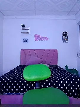 victoria roussee online show from December 5, 8:34 am