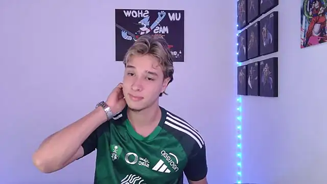 Snapshot of jack_walker190 chatting on September 12, 3:56 pm jack walker190 online show from September 12, 3:56 pm