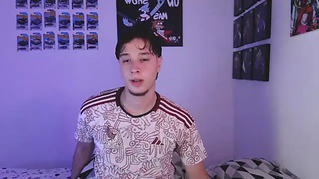 Snapshot of jack_walker190 chatting on June 22, 2:57 am jack walker190 online show from June 22, 2:57 am