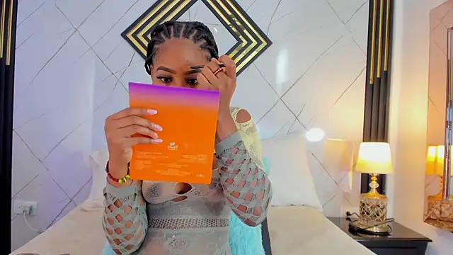 EmilyDiaaz online show from October 30, 12:28 pm