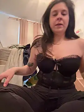 Snapshot of Rosiee69_ chatting on February 25, 4:53 pm Rosiee69 online show from February 25, 4:53 pm