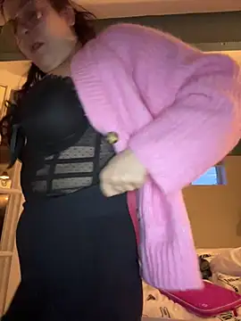 Snapshot of Rosiee69_ chatting on March 3, 11:22 am Rosiee69 online show from March 3, 11:22 am