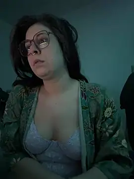 Snapshot of Rosiee69_ chatting on March 9, 10:08 am Rosiee69 online show from March 9, 10:08 am