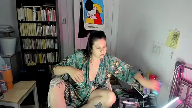 Snapshot of Rosiee69_ chatting on October 5, 1:53 pm Rosiee69 online show from October 5, 1:53 pm