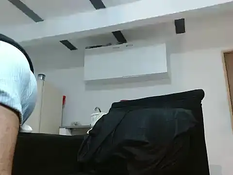 Snapshot of AngelHil chatting on September 9, 2:22 am AngelHil online show from September 9, 2:22 am