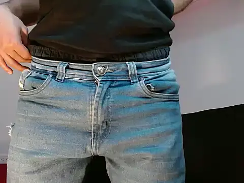 Snapshot of AngelHil chatting on November 27, 2:46 am AngelHil online show from November 27, 2:46 am