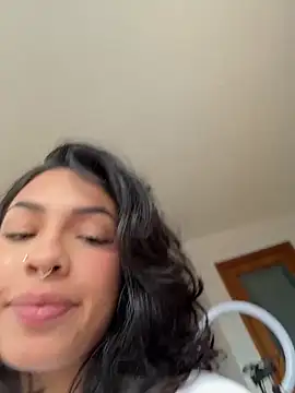 Snapshot of Alice_surprise chatting on June 8, 8:37 am Alice surprise online show from June 8, 8:37 am