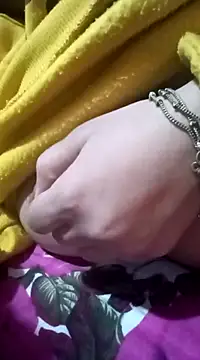 Snapshot of okbent chatting on February 23, 5:18 pm okbent online show from February 23, 5:18 pm