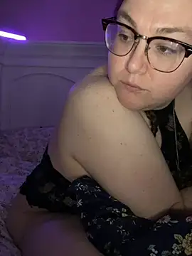 HTXBELLE online show from February 26, 9:42 am