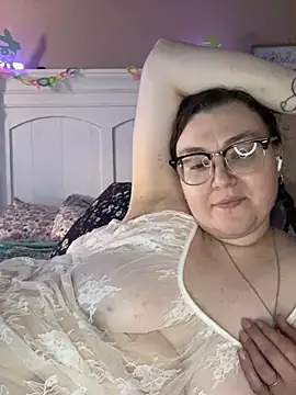 HTXBELLE online show from March 1, 3:38 pm