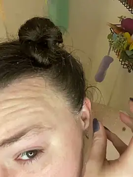 HTXBELLE online show from March 12, 2:34 pm