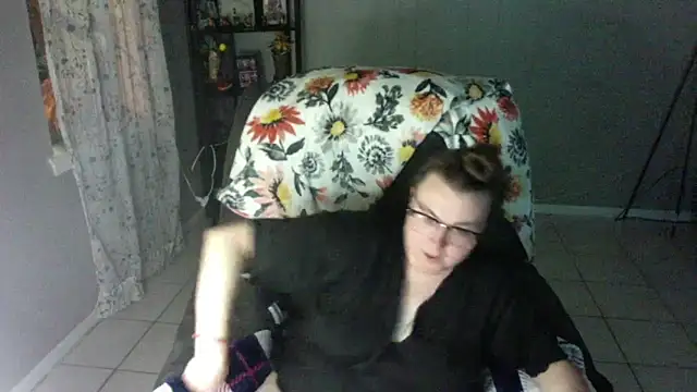 HTXBELLE online show from October 3, 8:55 am