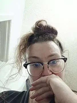 HTXBELLE online show from November 4, 4:33 am