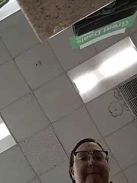 HTXBELLE online show from November 12, 8:19 pm