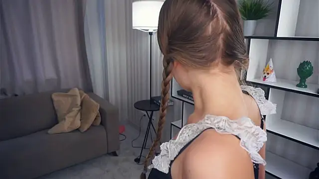 Snapshot of QuennaCoote chatting on November 19, 5:51 am QuennaCoote online show from November 19, 5:51 am