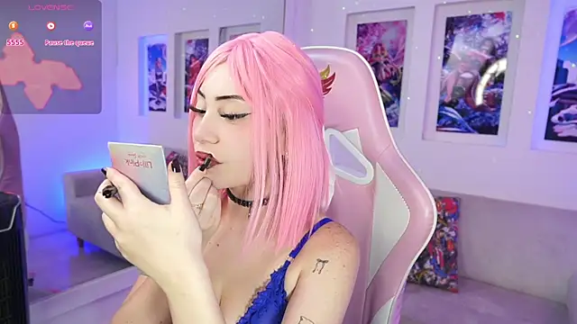 Snapshot of SaharaKramer chatting on March 20, 7:46 pm SaharaKramer online show from March 20, 7:46 pm