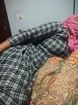 Snapshot of indian_couple4 chatting on February 19, 3:27 pm indian couple4 online show from February 19, 3:27 pm