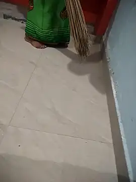 Snapshot of indian_couple4 chatting on September 14, 12:10 am indian couple4 online show from September 14, 12:10 am