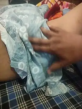 Snapshot of indian_couple4 chatting on November 8, 8:03 am indian couple4 online show from November 8, 8:03 am