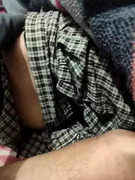 Snapshot of indian_couple4 chatting on January 14, 3:39 pm indian couple4 online show from January 14, 3:39 pm