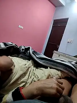 Snapshot of indian_couple4 chatting on February 6, 4:21 pm indian couple4 online show from February 6, 4:21 pm