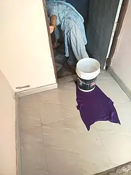 Snapshot of indian_couple4 chatting on March 11, 4:29 am indian couple4 online show from March 11, 4:29 am