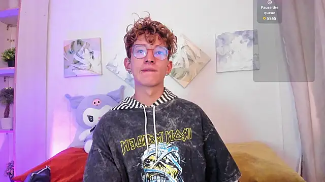 iiangel  online show from November 21, 6:50 pm